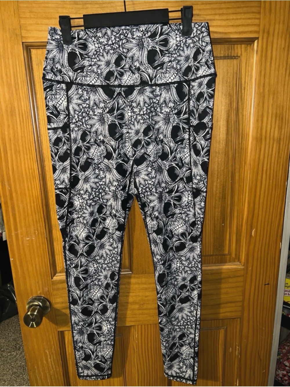 CVG Black & White Floral Skull Print High-Waist Leggings